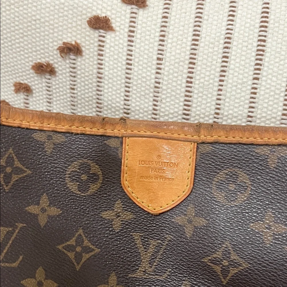 Louis Vuitton Delightful MM Monogram Shoulder Bag - Picture 5 of 15